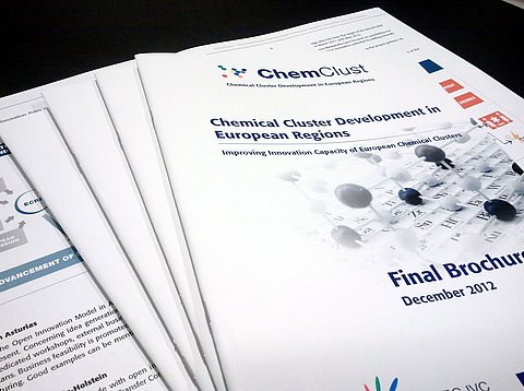 Broschüren: Abschlussbericht "ChemClust - Final Brochure"  für das Ministerium für Wirtschaft und Arbeit / 2013
